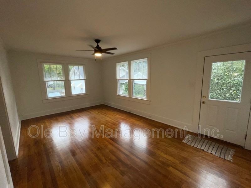 1509 Monroe St #B - Photo 3 of 9