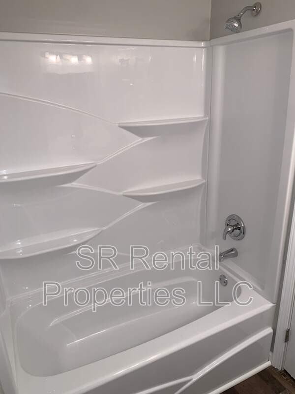 212 Bridge St #B - Photo 3 of 8