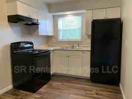 featured image of 223 Maxwell St #B