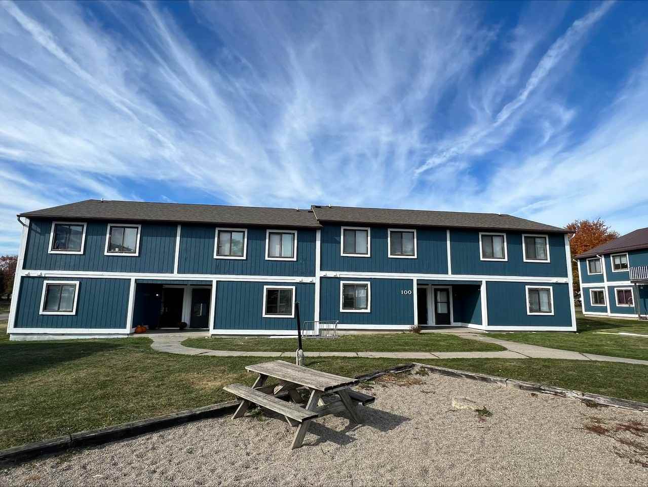 400 Oak Trl - Photo 2 of 31