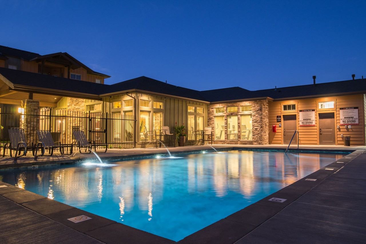 Retreat at Union Square - Photo 4 of 50