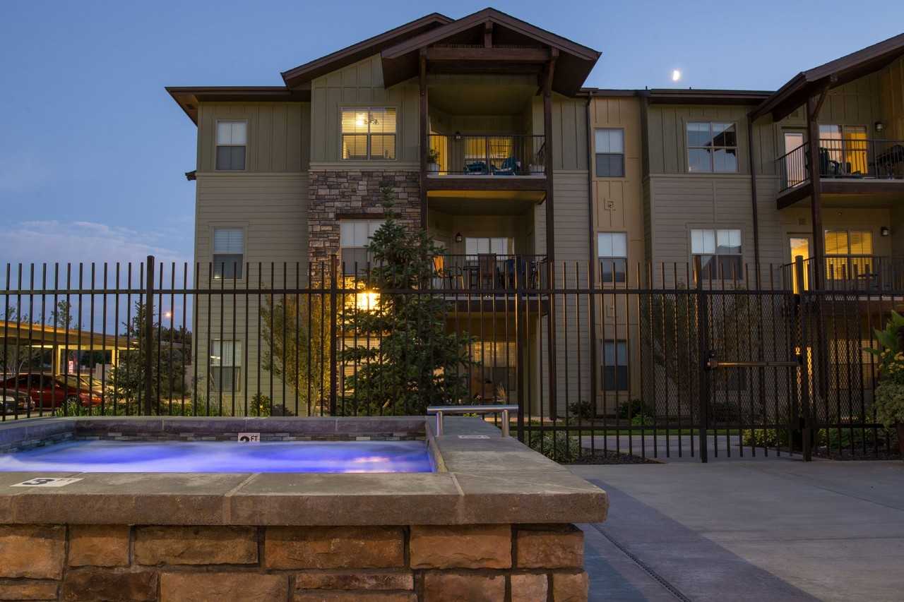 Retreat at Union Square - Photo 5 of 50