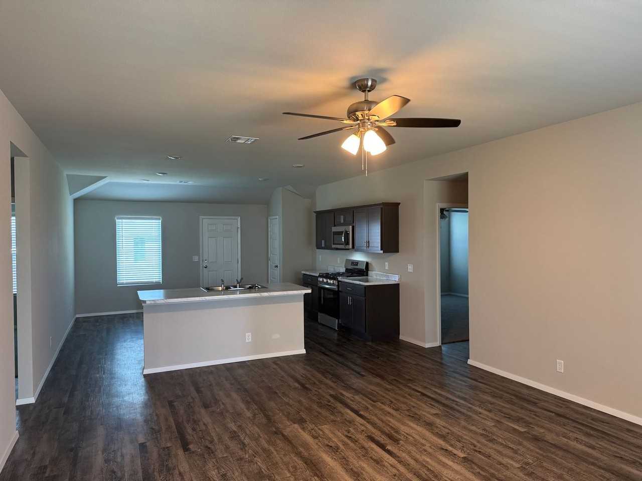 2920 S 13th St - Photo 2 of 19