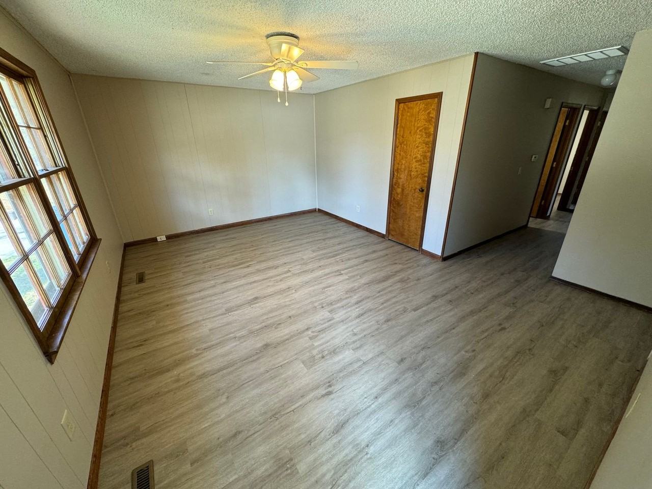 1158 S Craig Ave - Photo 3 of 13
