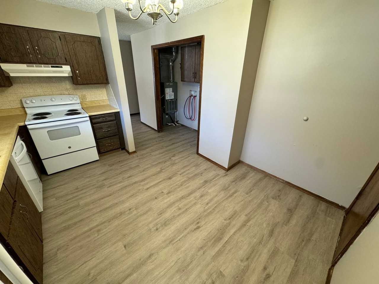 1158 S Craig Ave - Photo 6 of 13