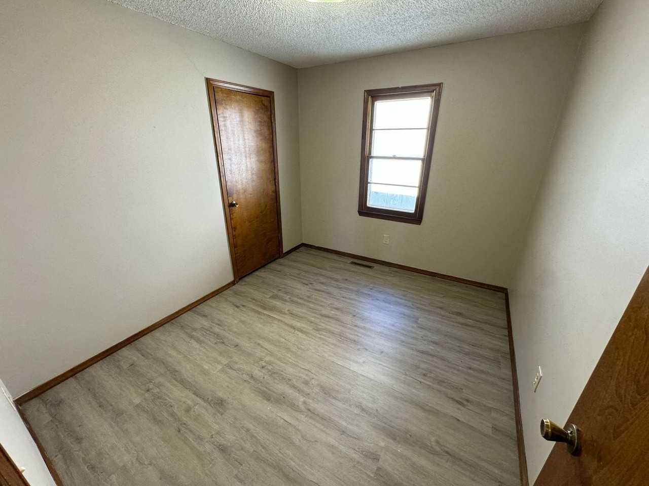 1158 S Craig Ave - Photo 7 of 13