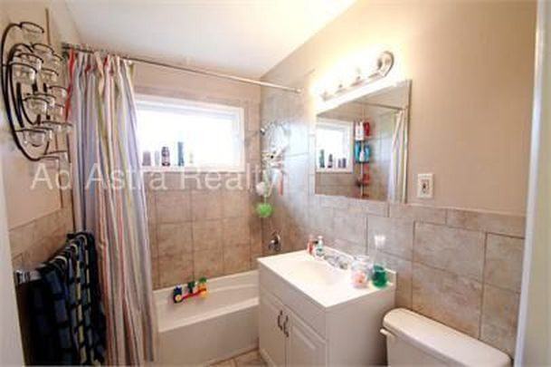1005 E 117th St - Photo 3 of 16