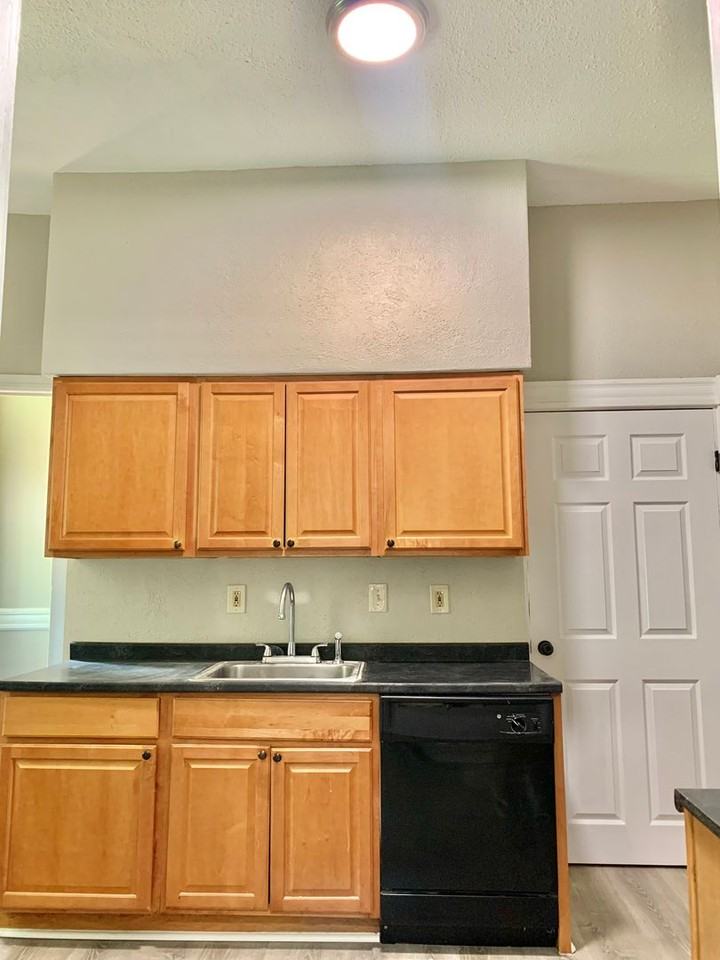 1928 Winnebago St - Photo 7 of 10