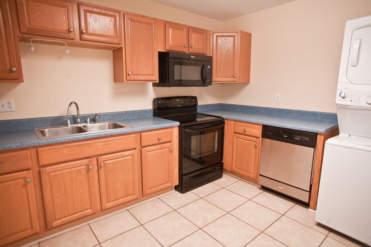 611 Hillsborough St #2 - Photo 5 of 12