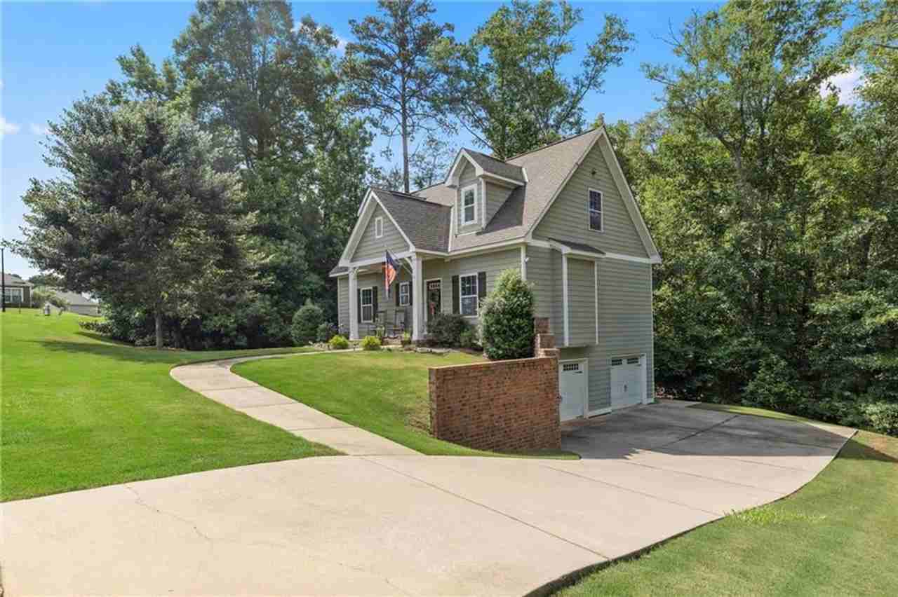 2578 Churchill Cir - Photo 2 of 23