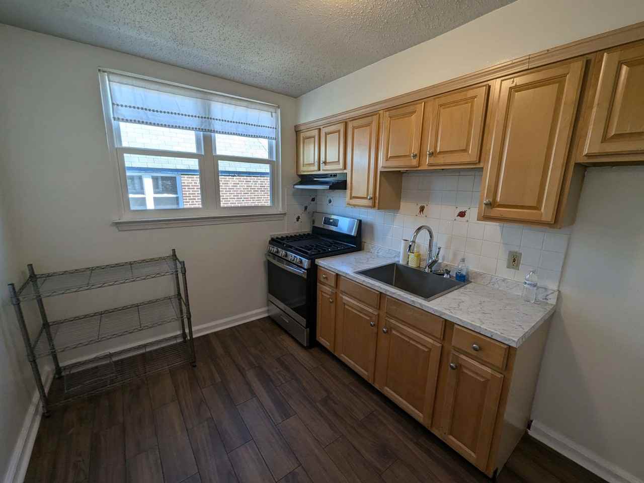 918 E Sharpnack St - Photo 2 of 18