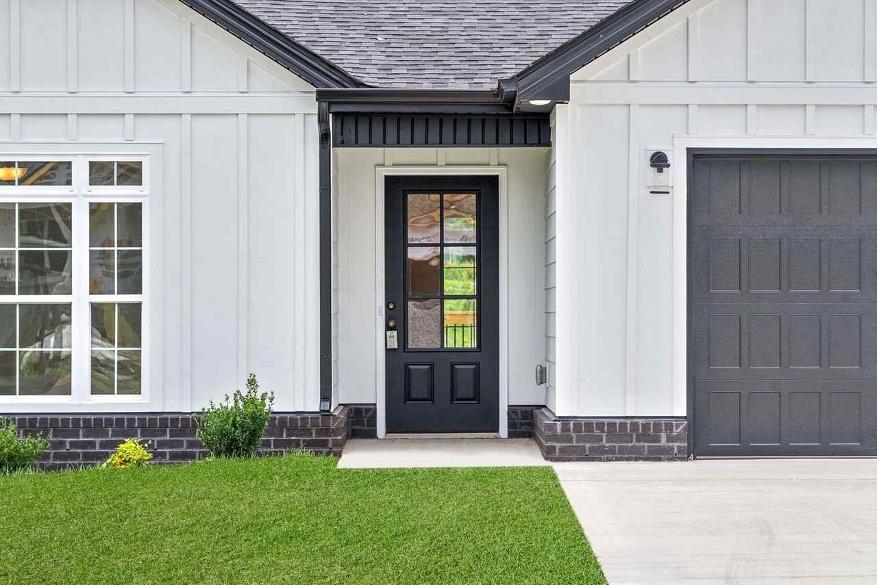 1560 Collins View Way - Photo 3 of 50