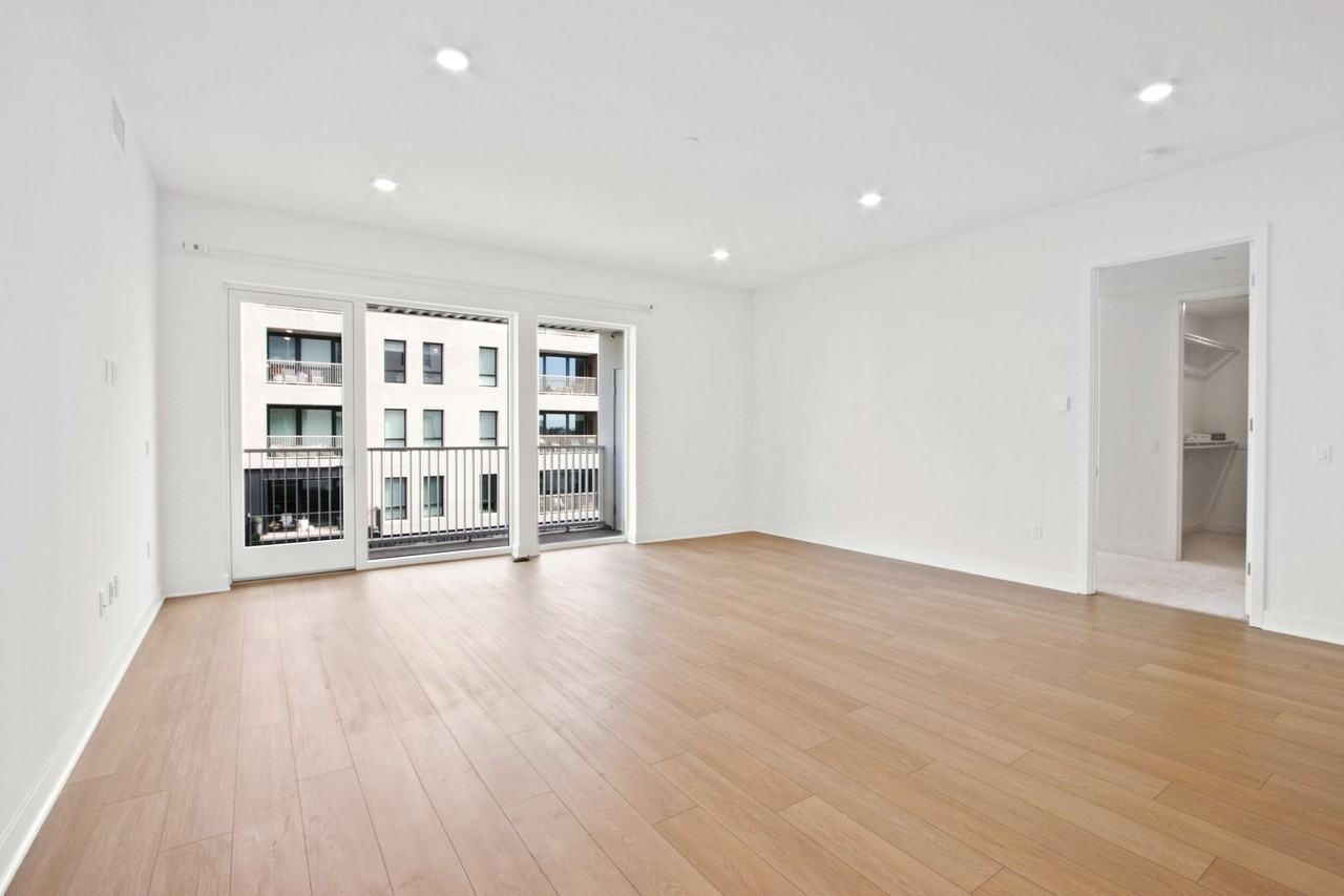 2510 Rivington - Photo 2 of 19