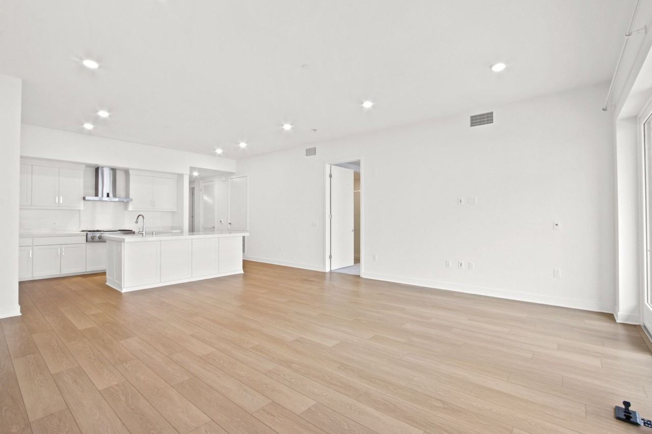 2510 Rivington - Photo 4 of 19