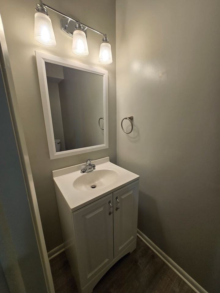 1235 Hillcrest Dr - Photo 7 of 19