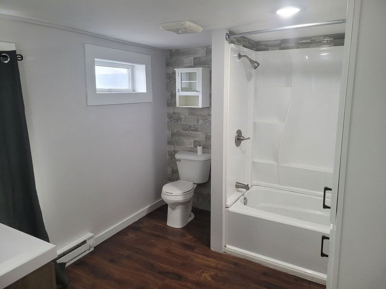 112 W 4th St - Photo 6 of 9