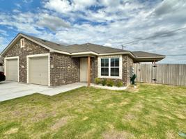 featured image of 1825 Clovis Dr