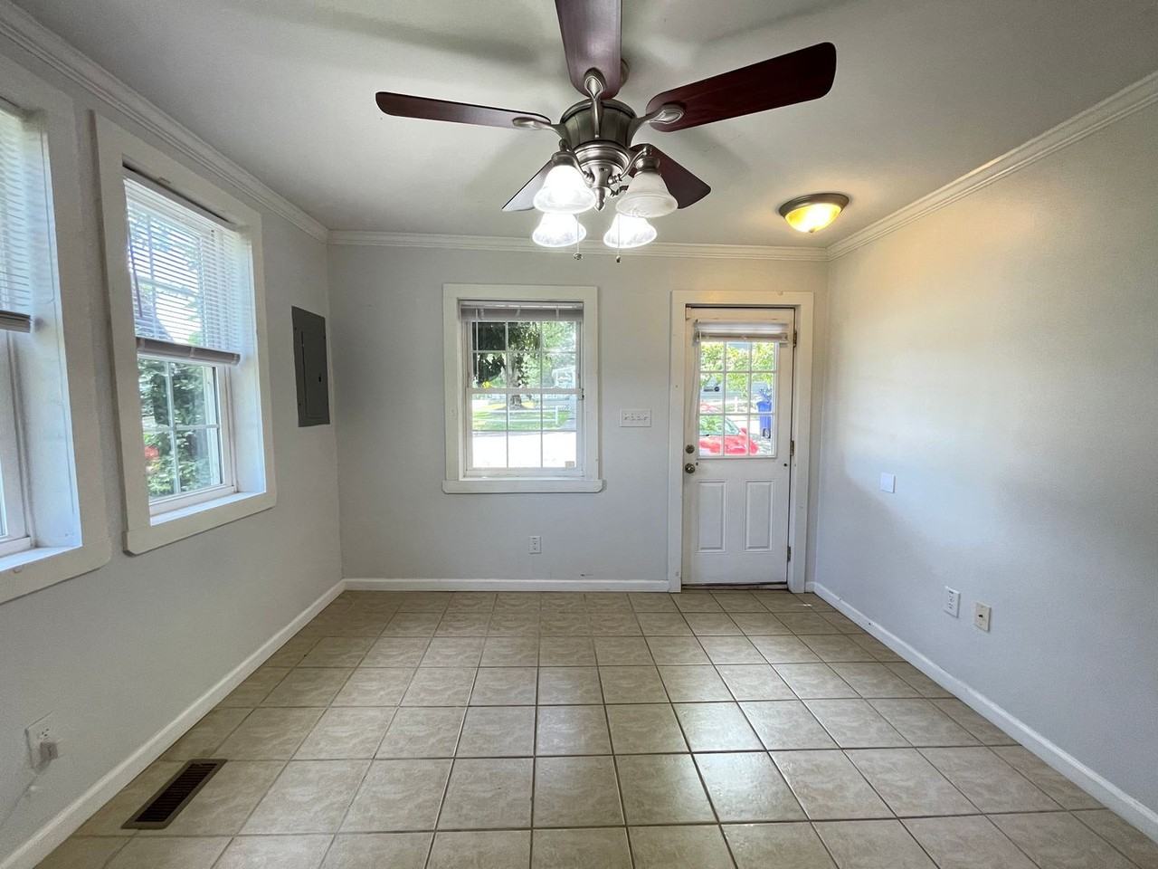 500 Whitaker St - Photo 5 of 20