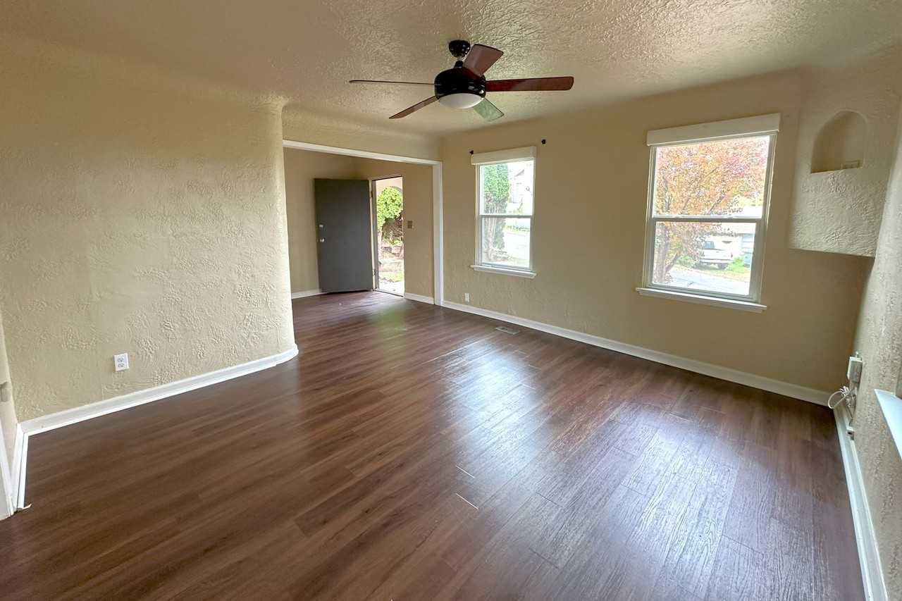 3010 Butler St - Photo 3 of 21