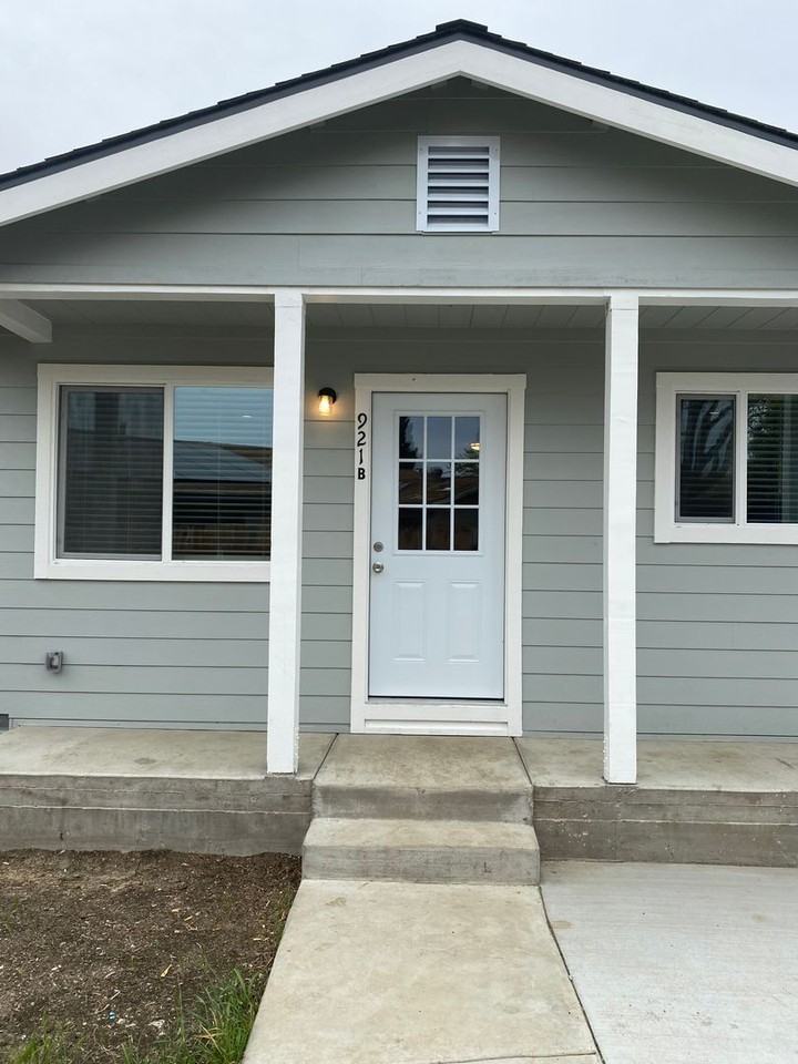 921B Jefferson St - Photo 2 of 17