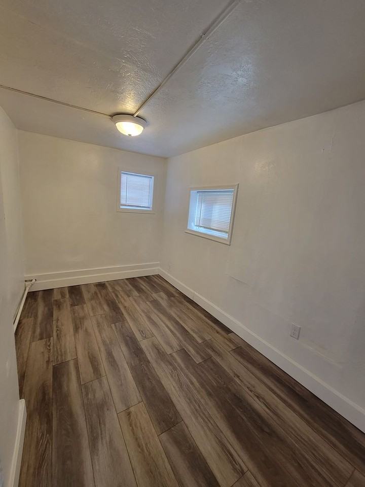 1437 Cypress Street - Photo 4 of 6