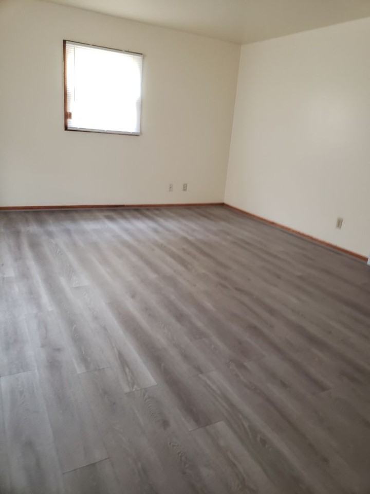 5026 N 106th St - Photo 2 of 8