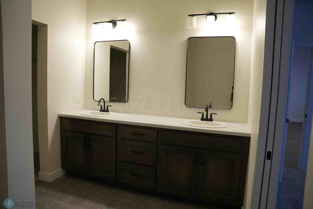 1514 6th Ave Ne - Photo 2 of 7