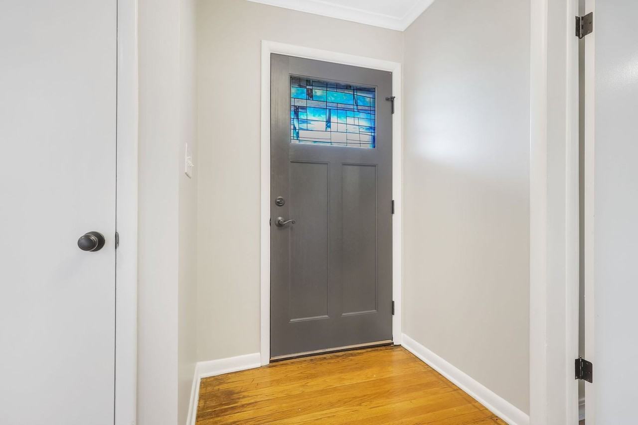 3076 Brandon Rd - Photo 3 of 50