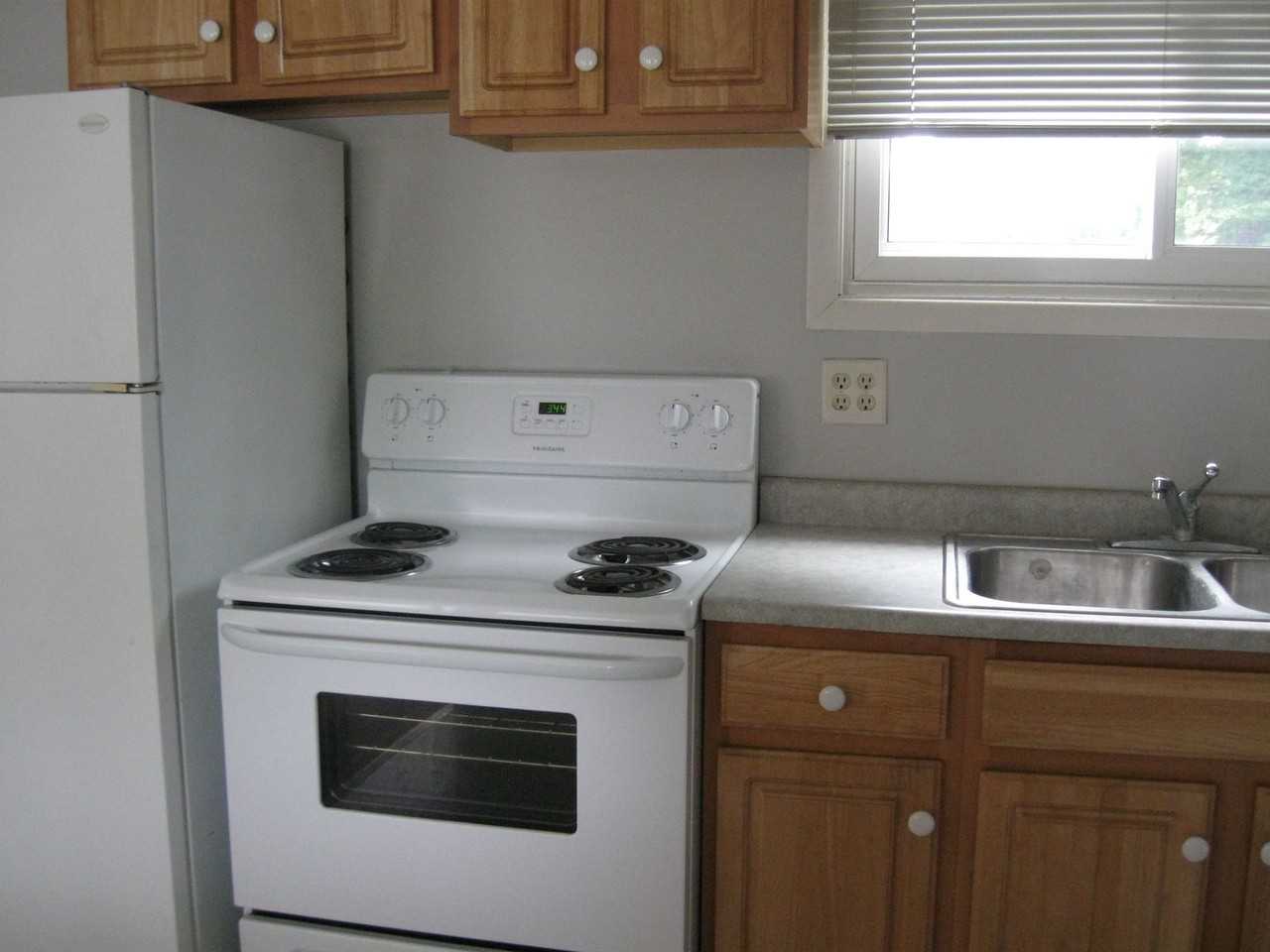 807 West University Avenue - Photo 6 of 11