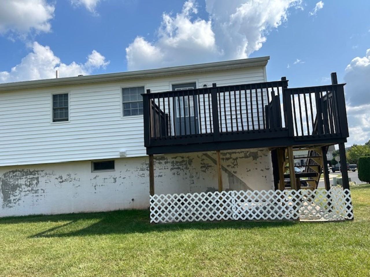 27 Spicer Dr - Photo 2 of 10