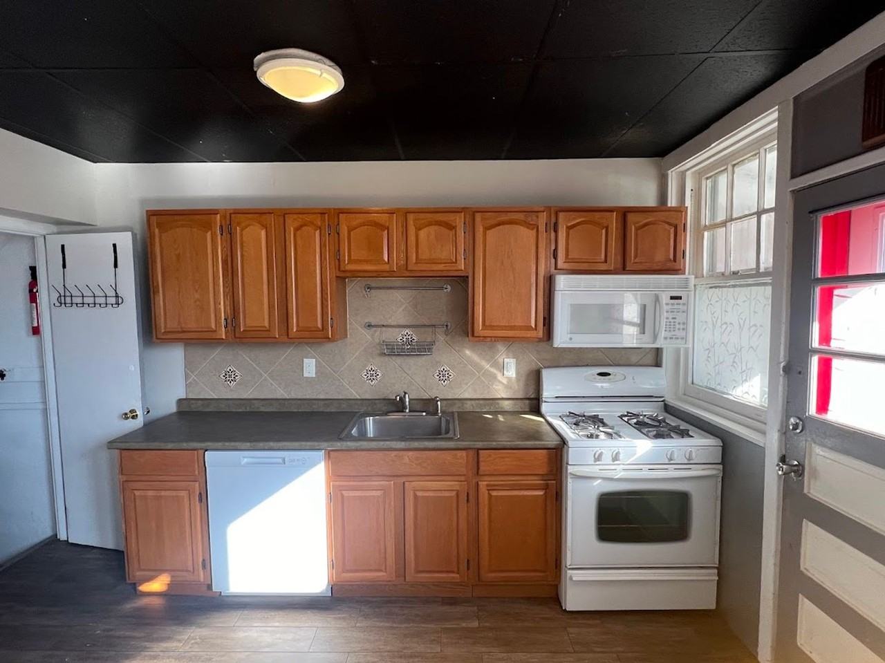 109 S 5th Ave - Photo 5 of 16