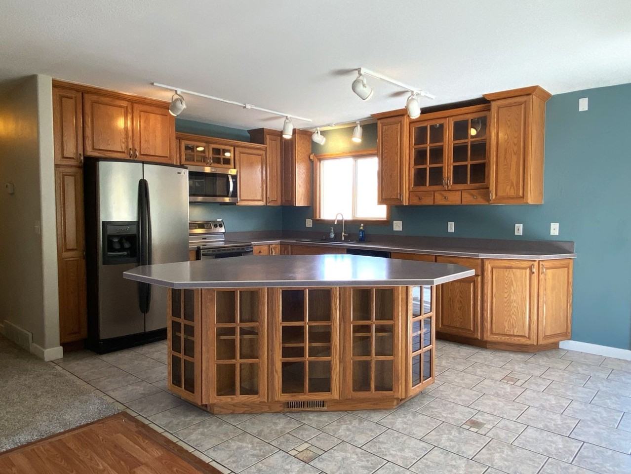 610 Summit Ridge Dr E - Photo 6 of 27