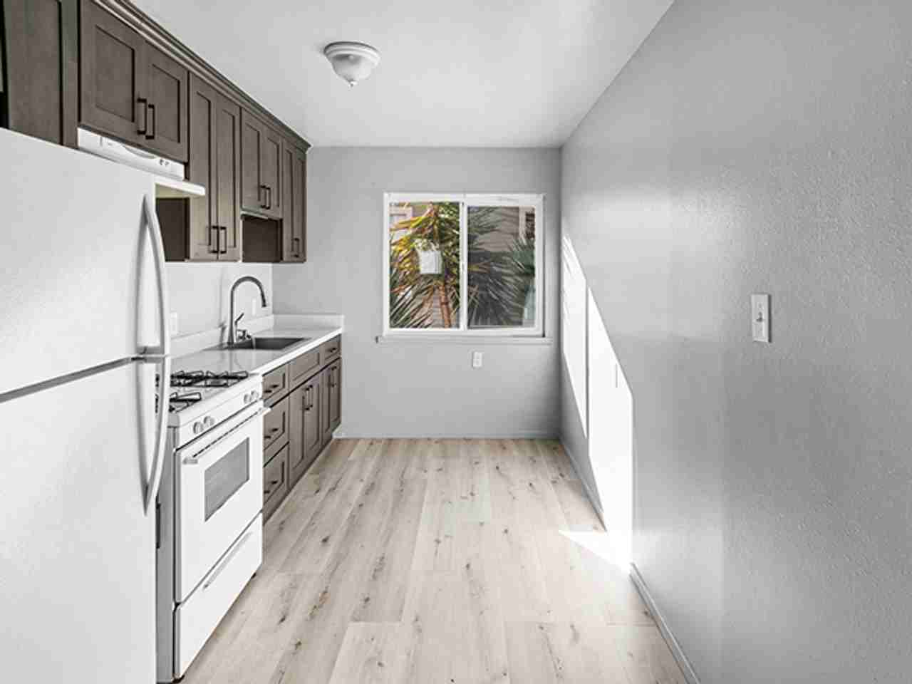 3322 King St - Photo 3 of 5