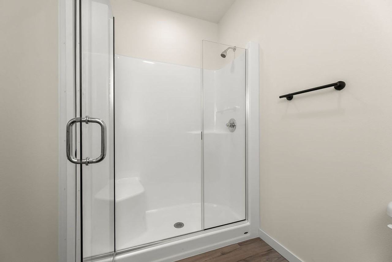 905B 8th St Sw #B - Photo 6 of 10