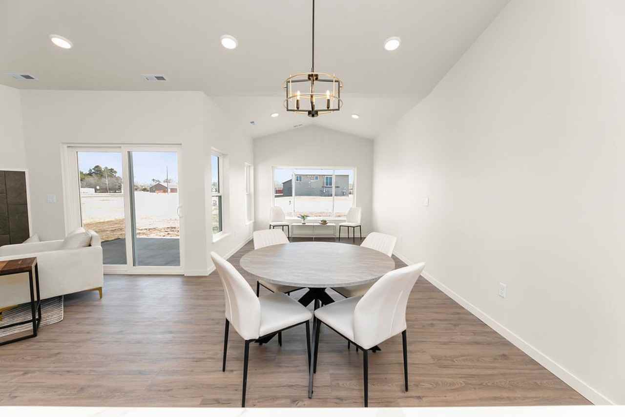 905B 8th St Sw #B - Photo 7 of 10