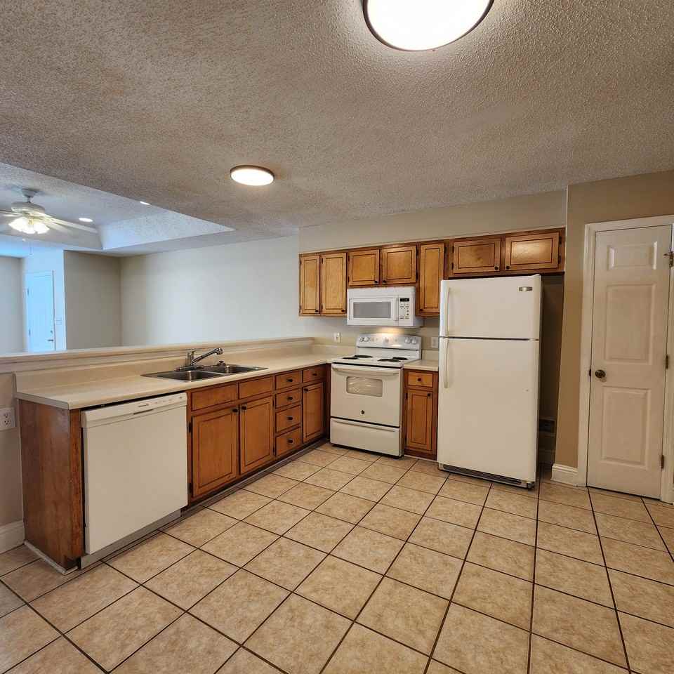 110 Westcott Lane - Photo 2 of 10