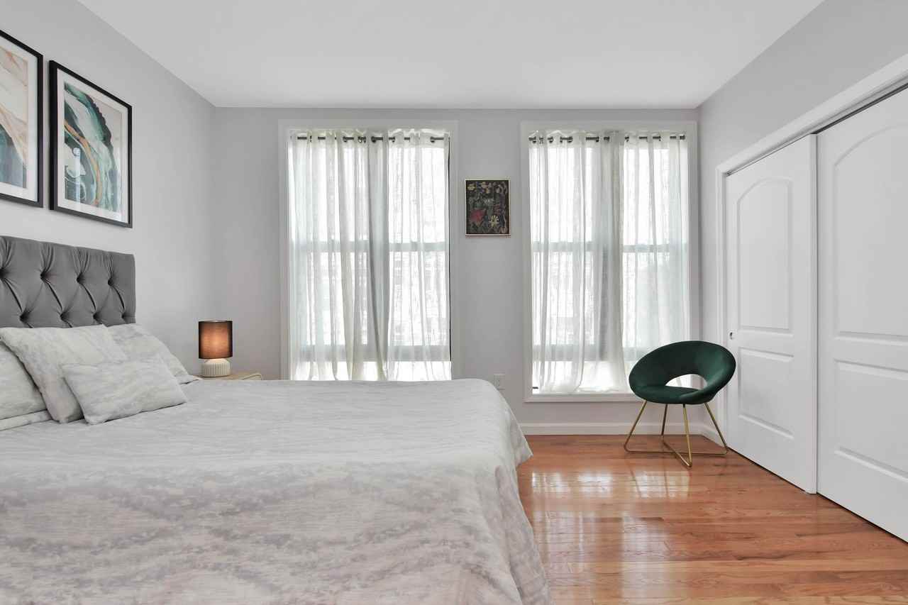 284 Essex Street - Photo 7 of 10