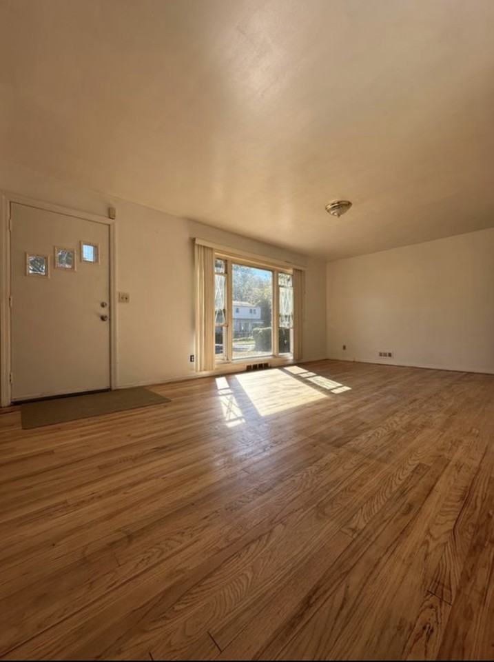 71 East Booker Avenue - Photo 3 of 9