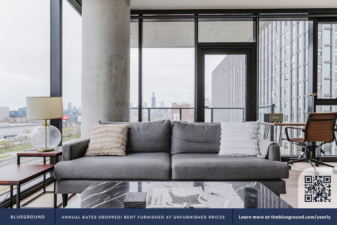 513 South Damen Avenue - Photo 3 of 52