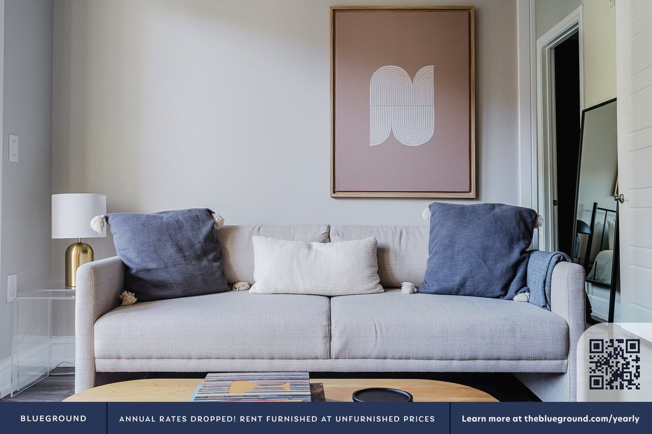 3201 Esperanza Crossing - Photo 4 of 41