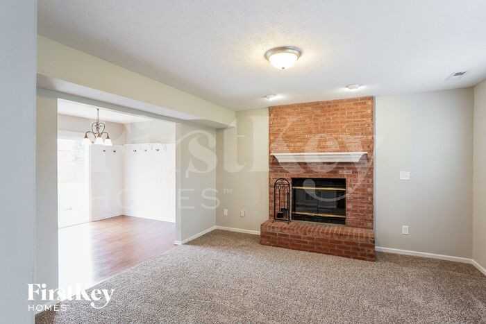 6005 Selby Ct - Photo 3 of 14