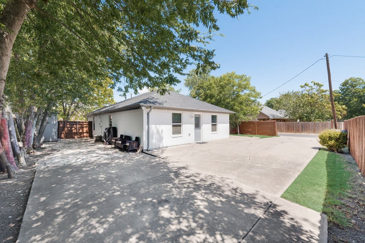 712 E Standifer St #NA - Photo 3 of 14
