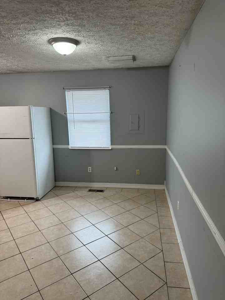 904 Mccullough Ct #NA - Photo 2 of 10