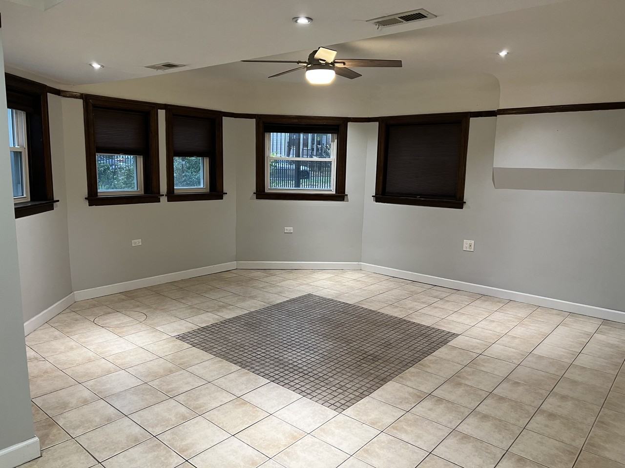 3524 W Grace St #1 - Photo 6 of 9