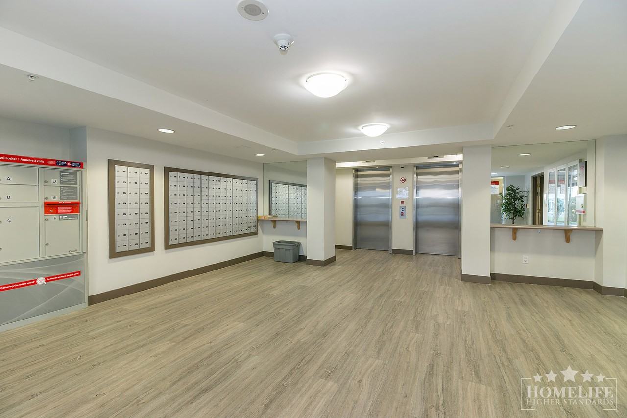 10523 University Drive - Photo 3 of 25