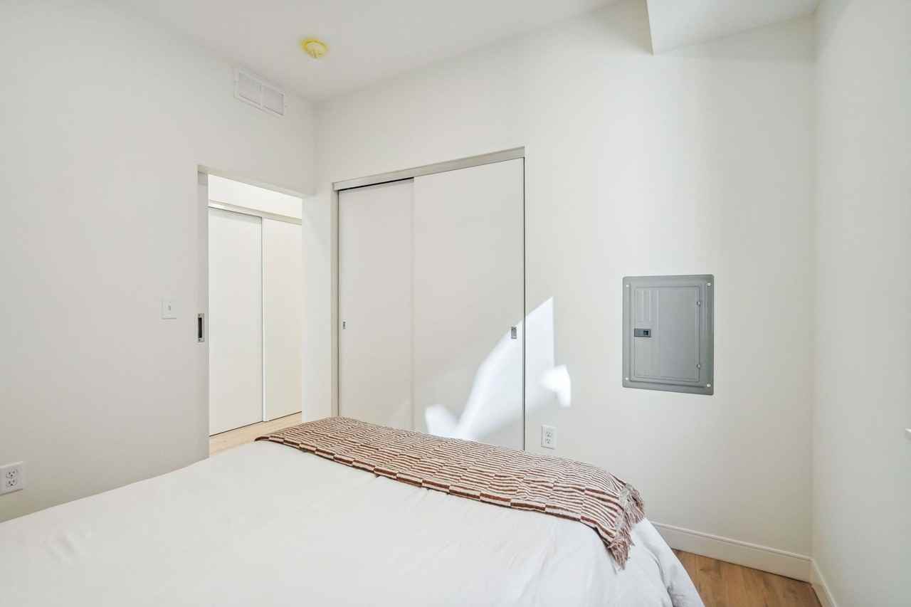 The Lora - Photo 7 of 50