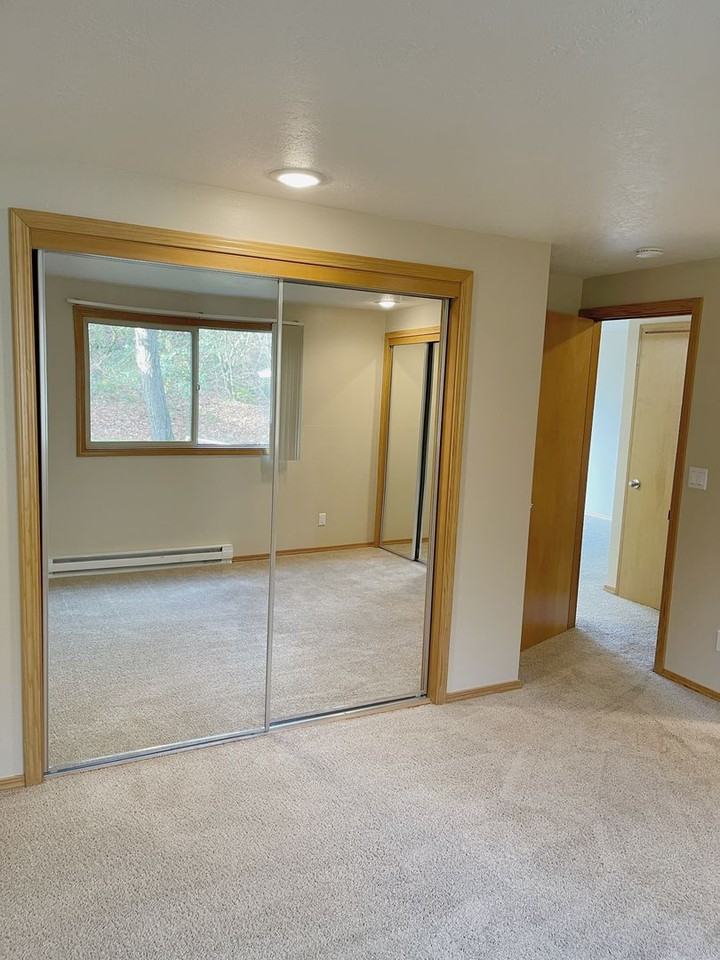 Roxclif Apartments - Photo 7 of 24