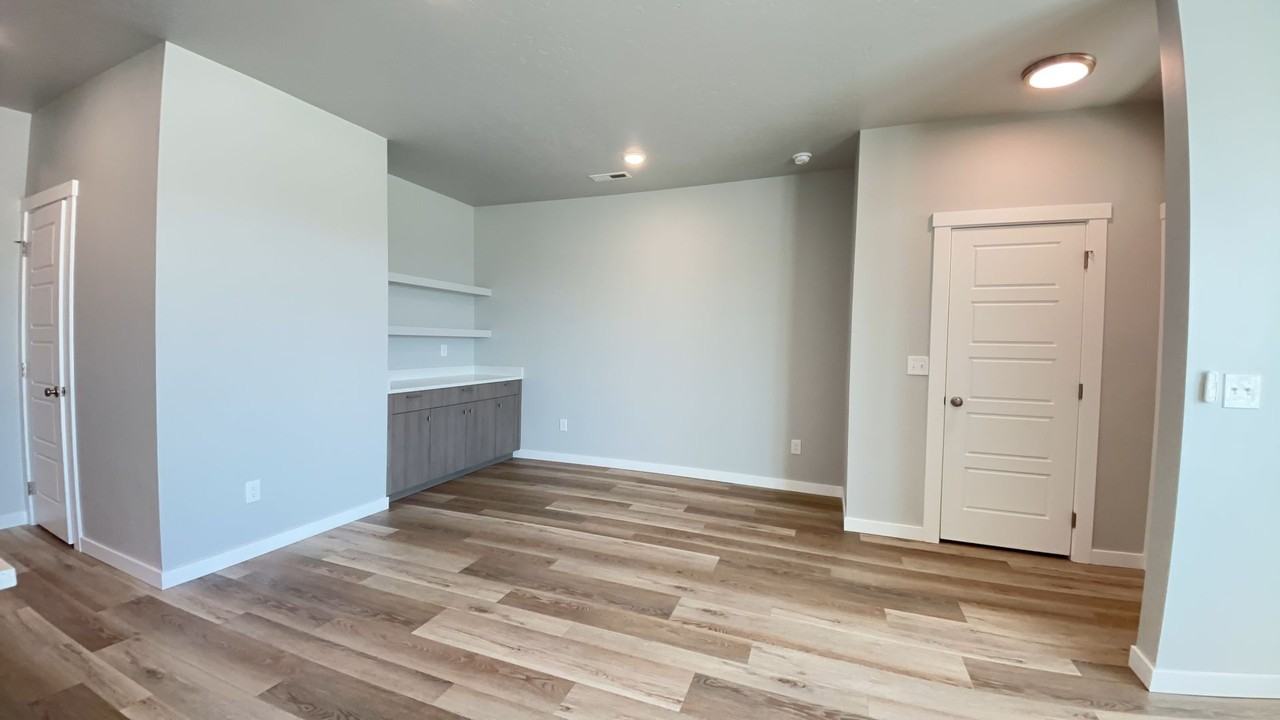Roe Street Townhomes - Photo 4 of 41
