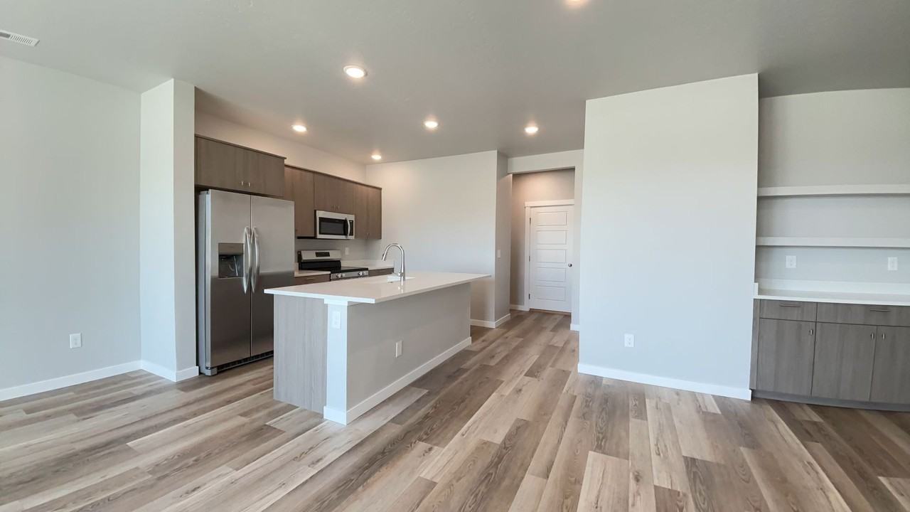 Roe Street Townhomes - Photo 5 of 41