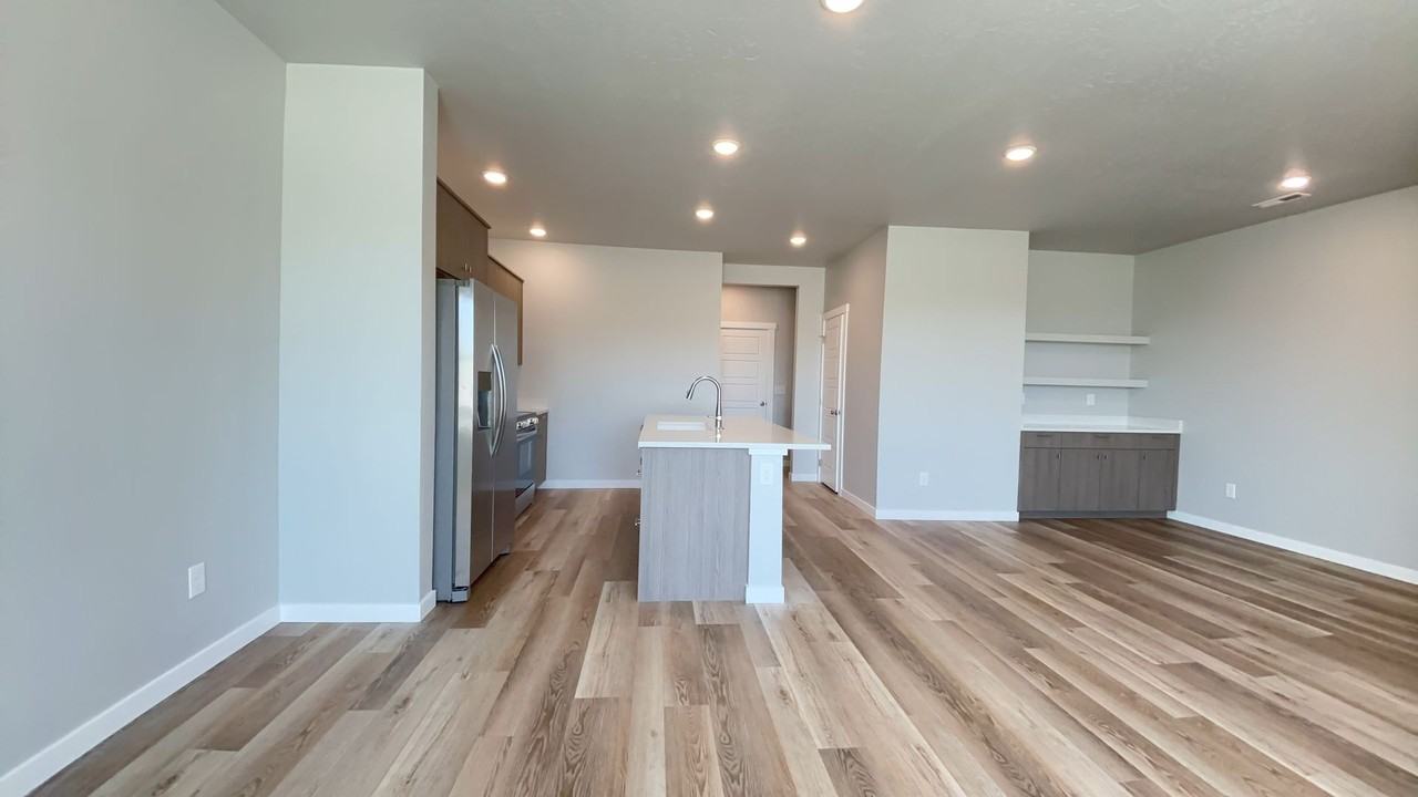 Roe Street Townhomes - Photo 6 of 41